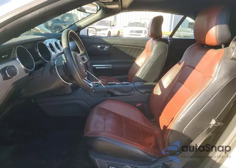 2015 Ford Mustang z USA, uszkodzony, nr VIN 1FATP8UH1F5397582